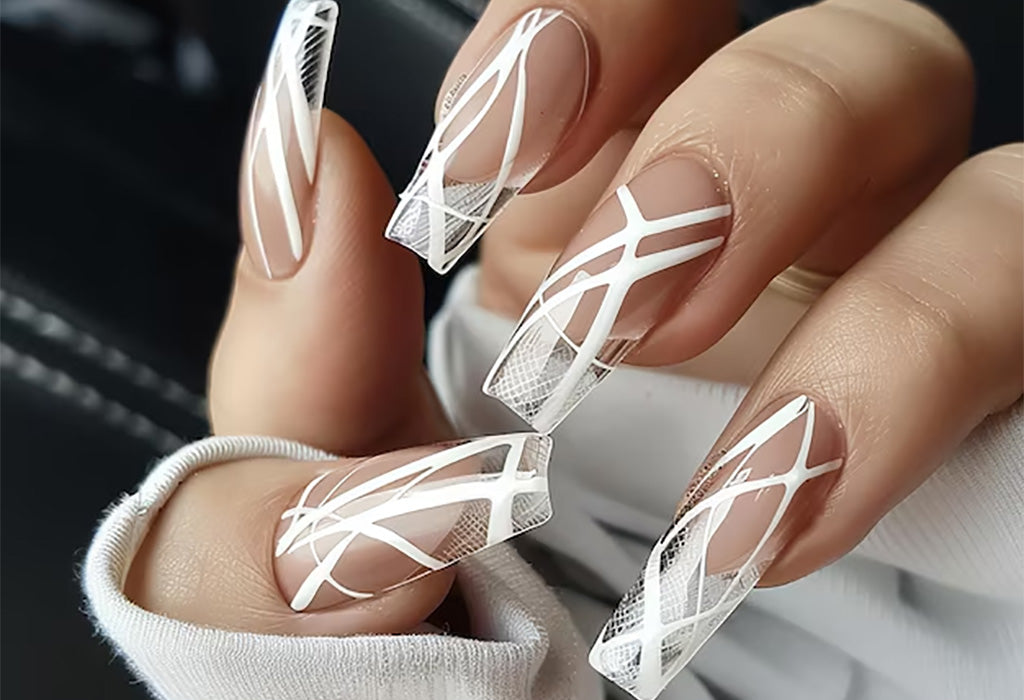 Beautiful, Understated & Elegant: Minimalistic Clear Nails